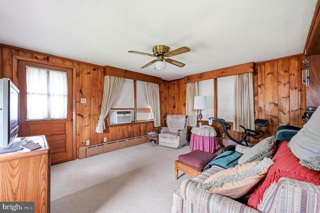 333 S 4TH ST, Perkasie, PA 18944