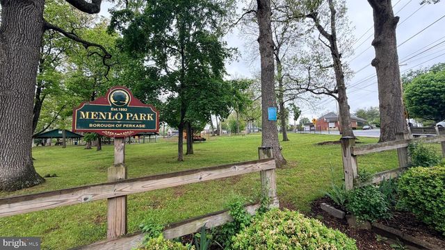 333 S 4TH ST, Perkasie, PA 18944