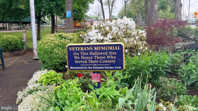 333 S 4TH ST, Perkasie, PA 18944