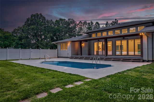 439 Cottonfield Circle, Waxhaw, NC 28173