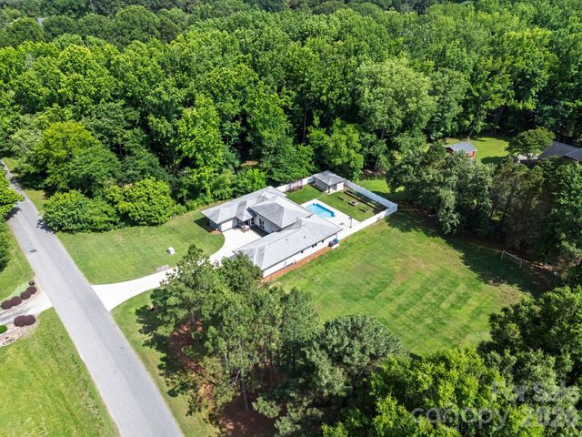 439 Cottonfield Circle, Waxhaw, NC 28173