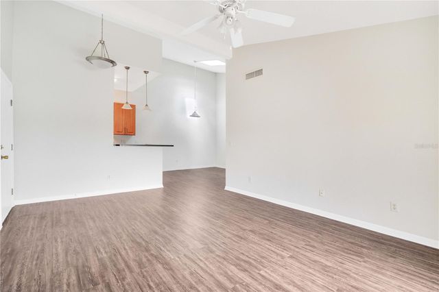 145 N PEARL LAKE CAUSEWAY 202, Altamonte Springs, FL 32714