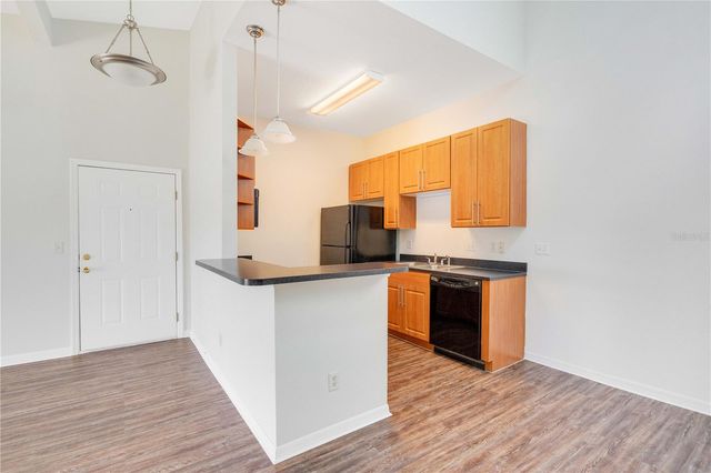 145 N PEARL LAKE CAUSEWAY 202, Altamonte Springs, FL 32714