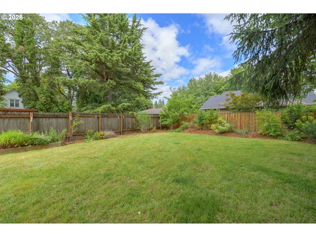 928 Se DAVIS St, Mc Minnville, OR 97128
