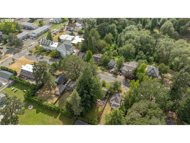 928 Se DAVIS St, Mc Minnville, OR 97128