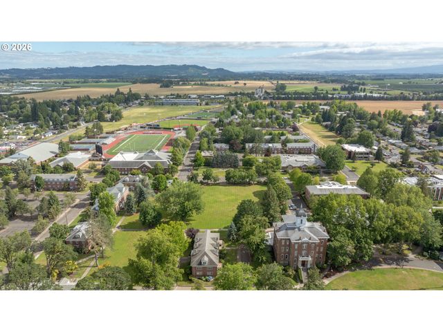 928 Se DAVIS St, Mc Minnville, OR 97128