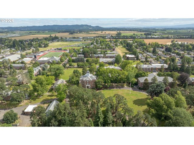 928 Se DAVIS St, Mc Minnville, OR 97128