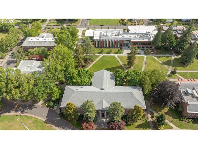 928 Se DAVIS St, Mc Minnville, OR 97128