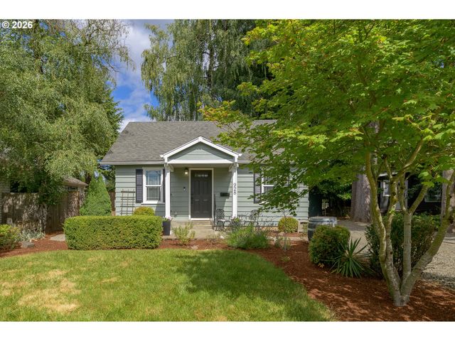 928 Se DAVIS St, Mc Minnville, OR 97128