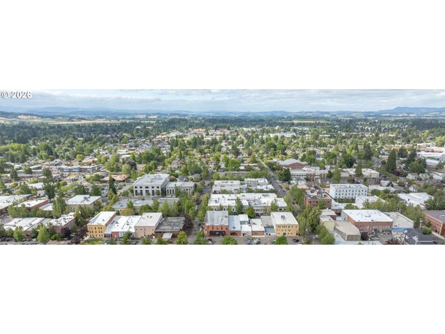 928 Se DAVIS St, Mc Minnville, OR 97128