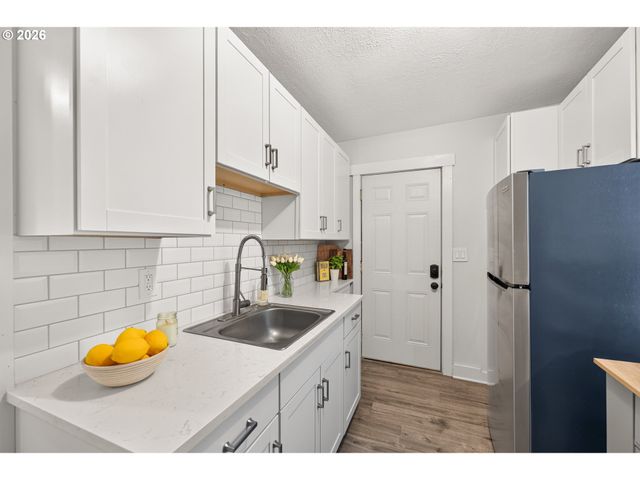 928 Se DAVIS St, Mc Minnville, OR 97128