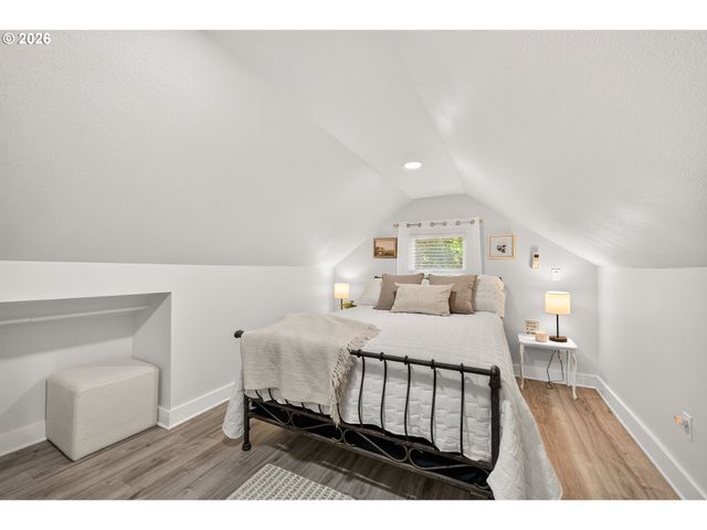 928 Se DAVIS St, Mc Minnville, OR 97128