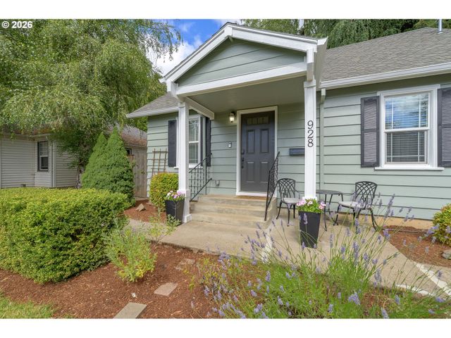 928 Se DAVIS St, Mc Minnville, OR 97128
