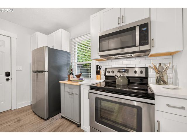 928 Se DAVIS St, Mc Minnville, OR 97128