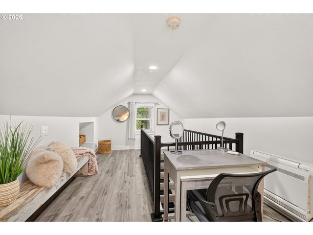 928 Se DAVIS St, Mc Minnville, OR 97128