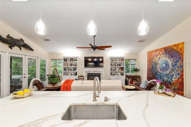 1810 NW 17TH LANE, Gainesville, FL 32605