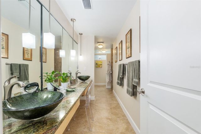 1810 NW 17TH LANE, Gainesville, FL 32605