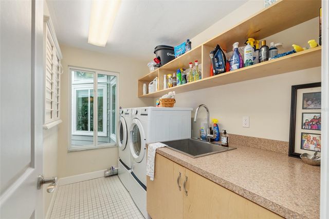 1810 NW 17TH LANE, Gainesville, FL 32605