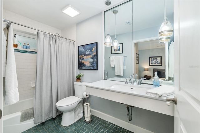 1810 NW 17TH LANE, Gainesville, FL 32605