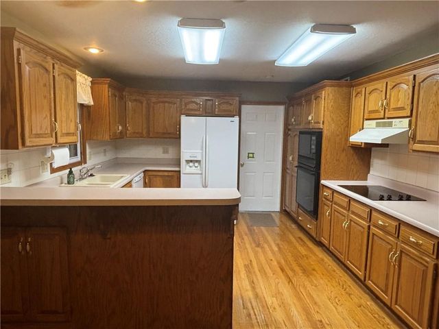 25595 Rockville Road, Louisburg, KS 66053