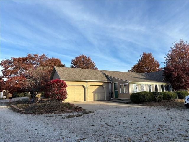 25595 Rockville Road, Louisburg, KS 66053