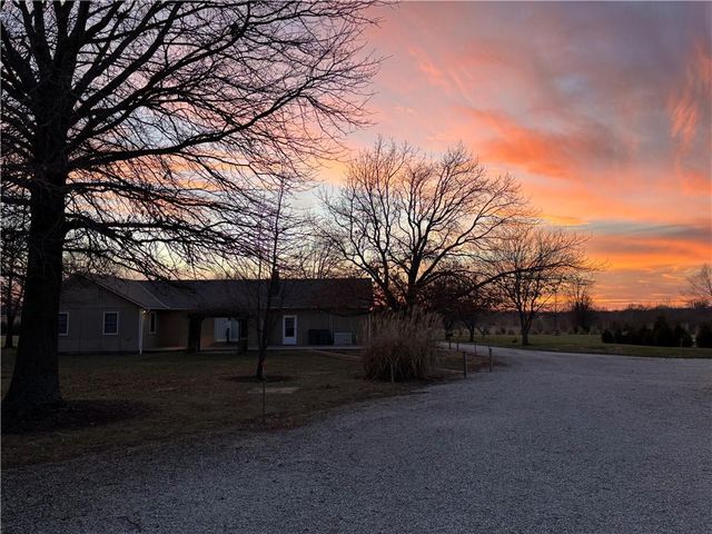 25595 Rockville Road, Louisburg, KS 66053