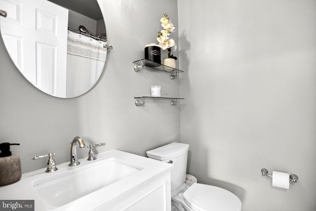 19 HARMIL RD, Broomall, PA 19008