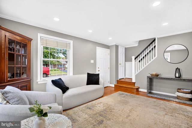 19 HARMIL RD, Broomall, PA 19008