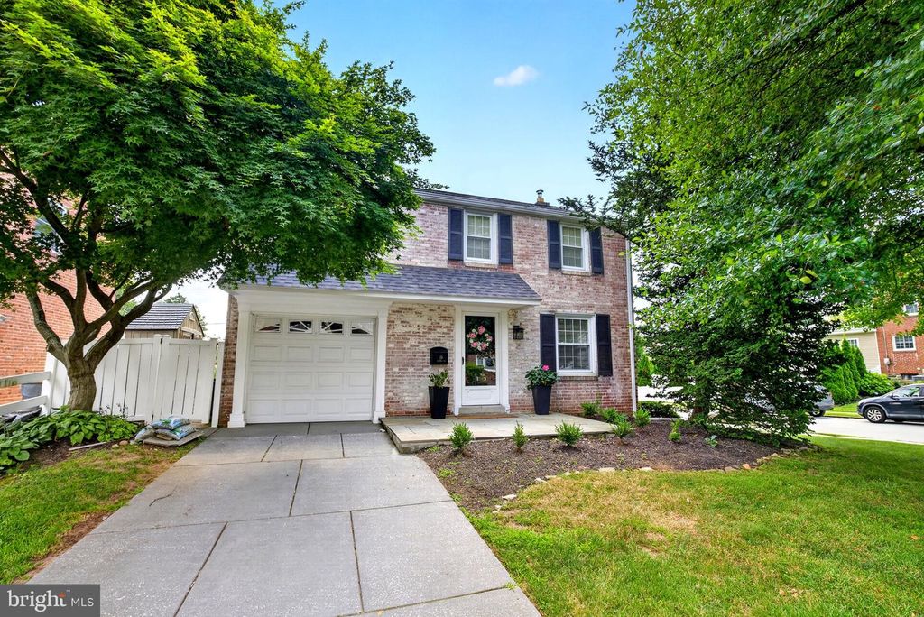 19 HARMIL RD, Broomall, PA 19008