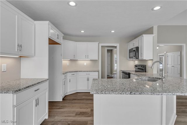 7662 Springfield Drive, Valley City, OH 44280