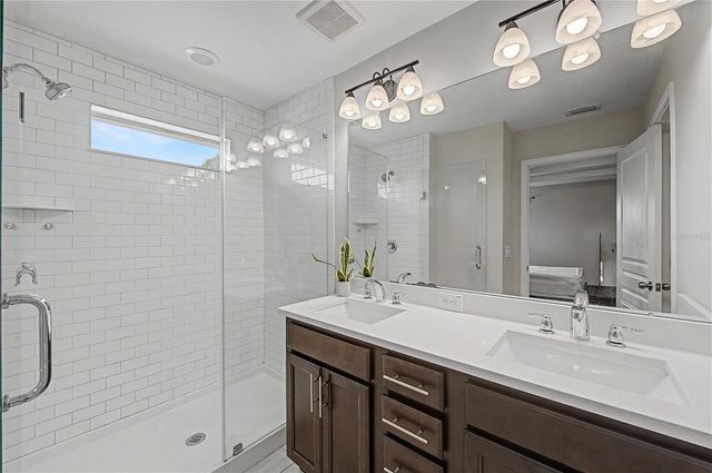2126 W SPRUCE STREET, Tampa, FL 33607