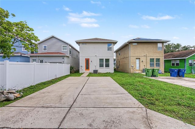 2126 W SPRUCE STREET, Tampa, FL 33607