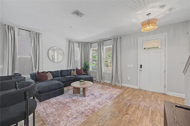 2126 W SPRUCE STREET, Tampa, FL 33607