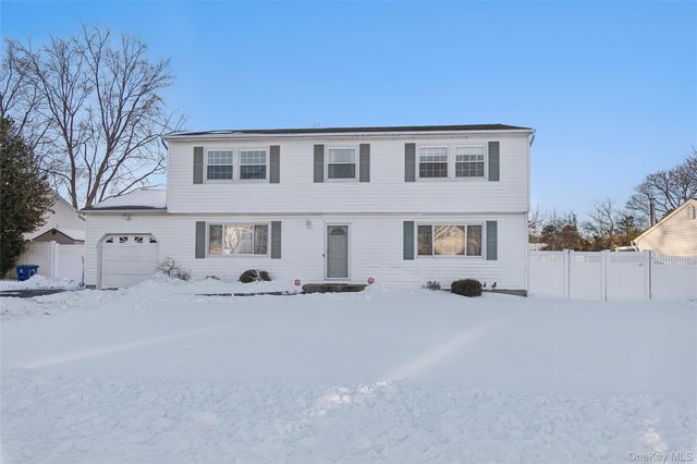 12 Ormand Avenue, Medford, NY 11763