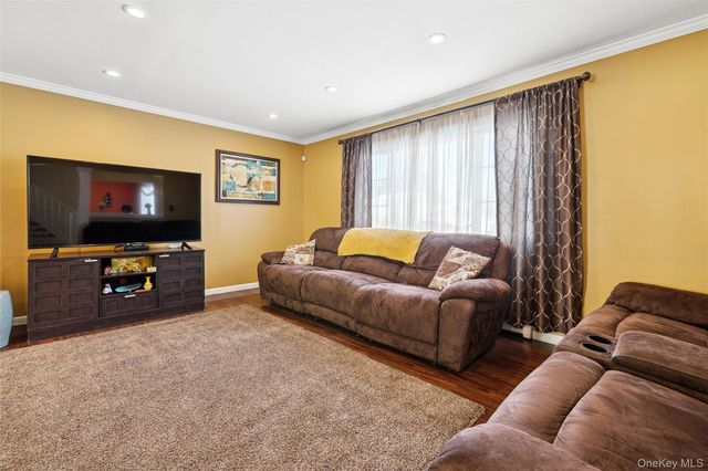 12 Ormand Avenue, Medford, NY 11763