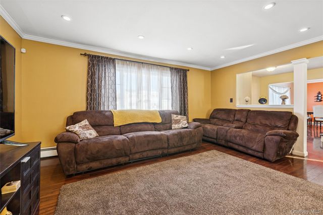 12 Ormand Avenue, Medford, NY 11763