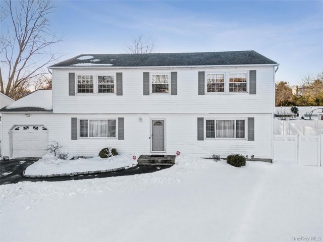 12 Ormand Avenue, Medford, NY 11763