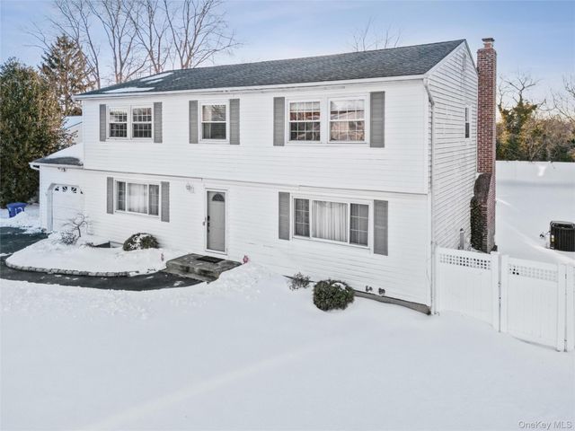 12 Ormand Avenue, Medford, NY 11763