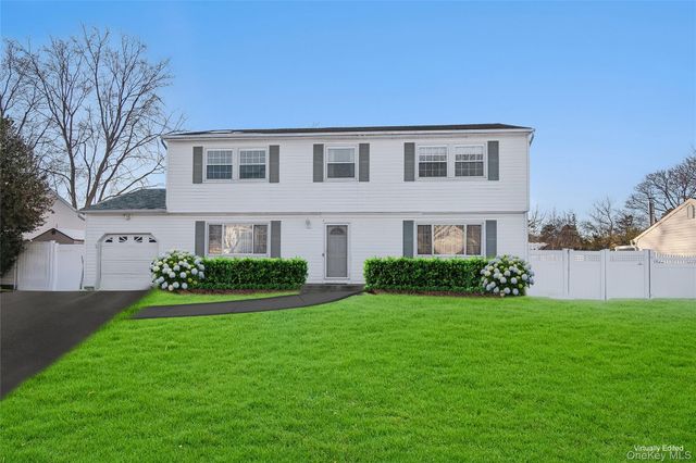 12 Ormand Avenue, Medford, NY 11763