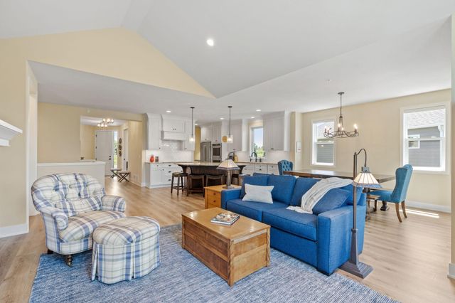 17091 Kerrick Court, Lakeville, MN 55044