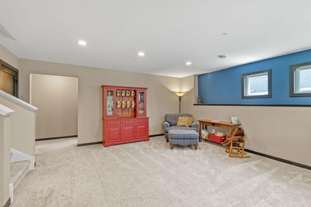 17091 Kerrick Court, Lakeville, MN 55044
