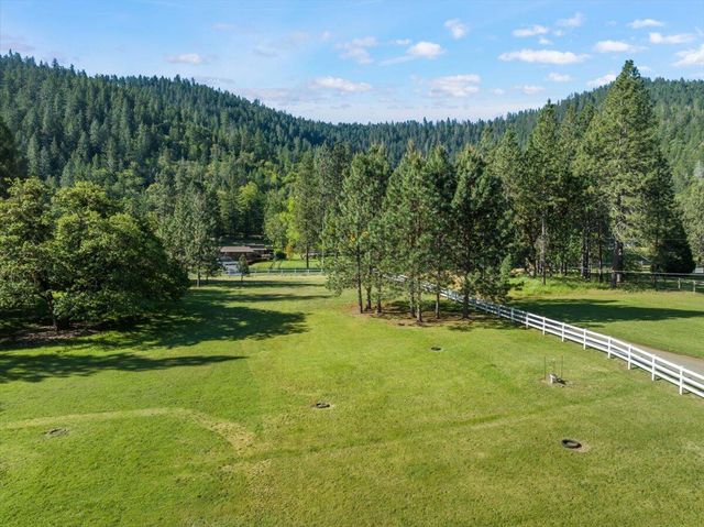 5270 Rogue RIver Highway, Grants Pass, OR 97527