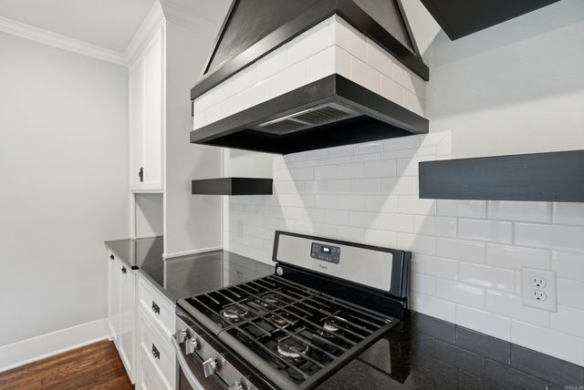 1038 Clifton St, Conway, AR 72034