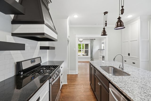 1038 Clifton St, Conway, AR 72034