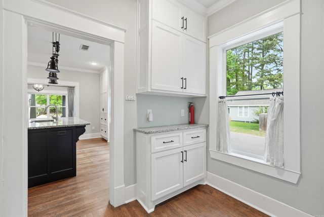 1038 Clifton St, Conway, AR 72034