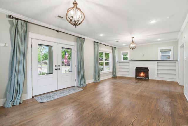 1038 Clifton St, Conway, AR 72034