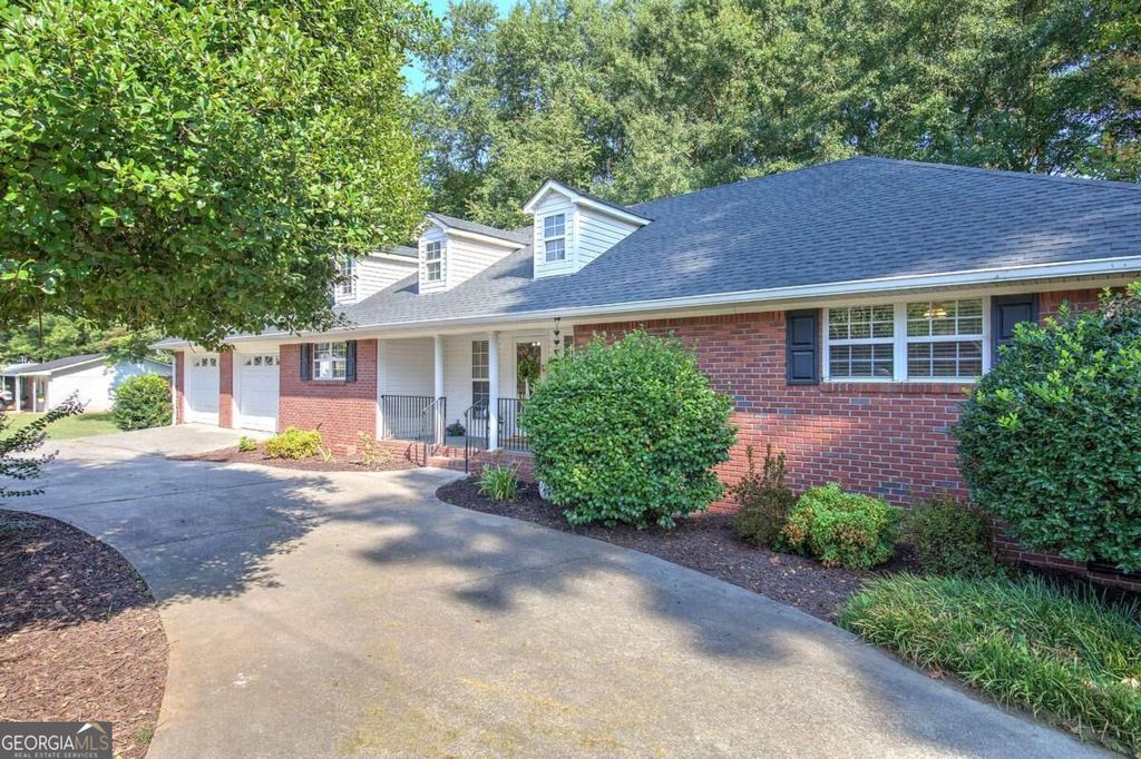 9 1/2 Greenbriar Avenue, Cartersville, GA 30120 — photo 2