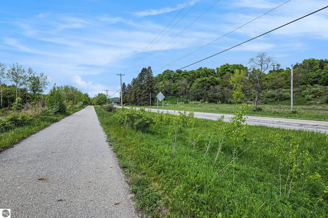 Unit 8B Lake Street, Frankfort, MI 49635