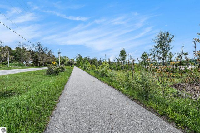 Unit 8B Lake Street, Frankfort, MI 49635