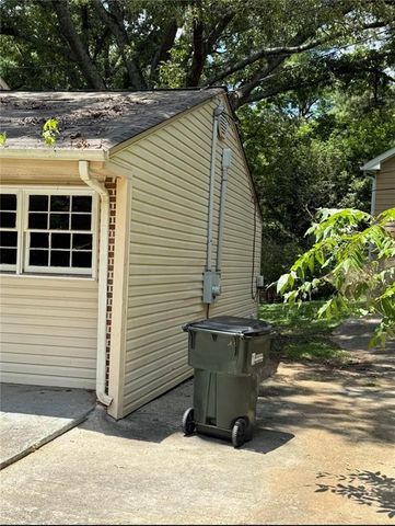 7205 Lakeview Drive, Covington, GA 30014